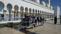 20_Emiraty_197-ABU_DHABI-Meczet_Szejka_Zayeda-TAXI